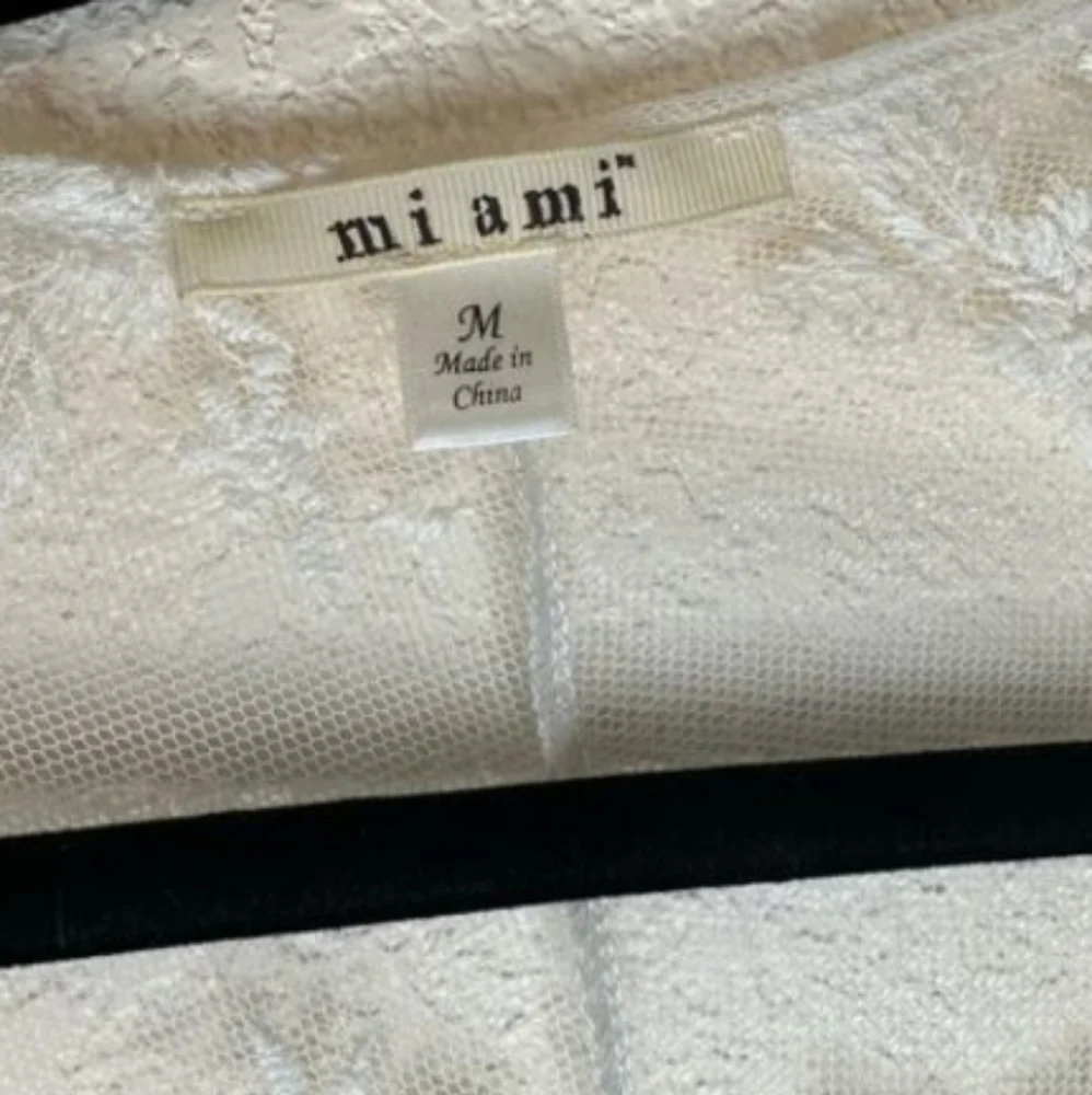 Francesca’s Miami Lace Bell Sleeve Cascading boho cover duster Medium - Picture 4 of 5